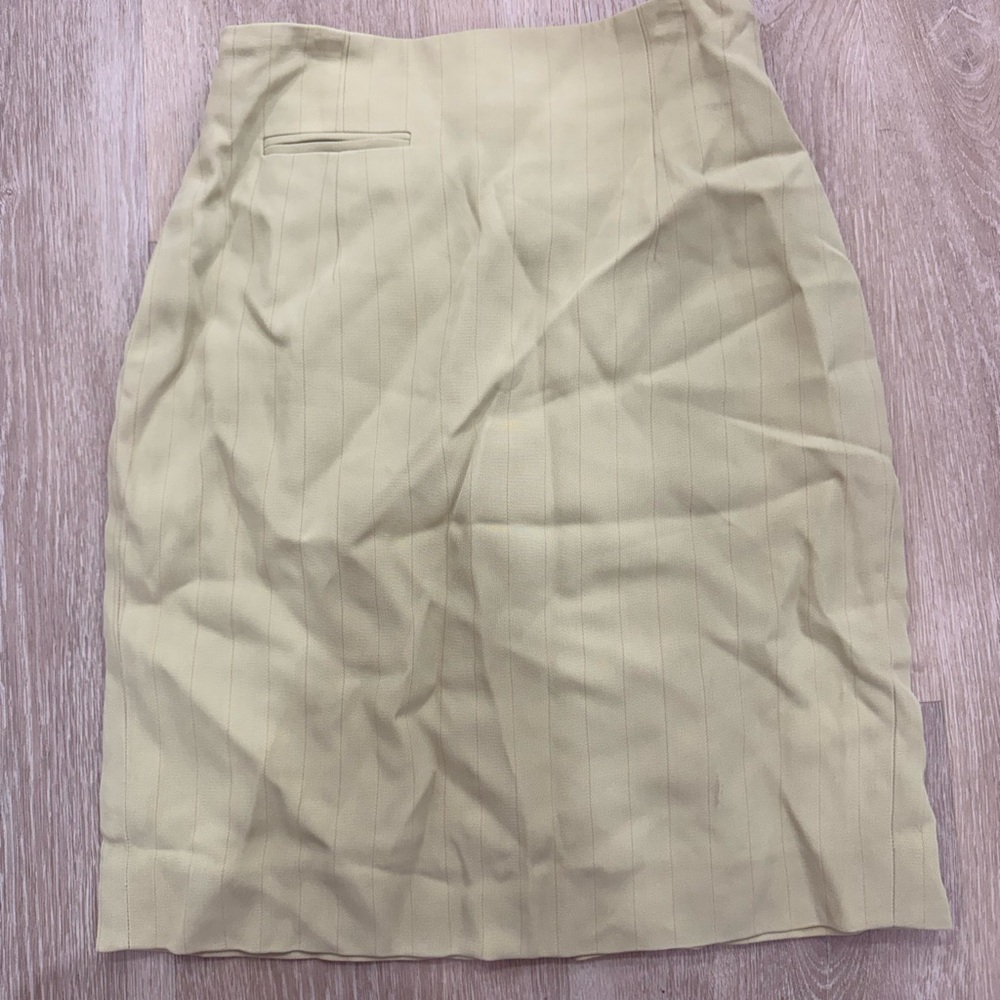 Dana Buchman Beige Pencil Skirt